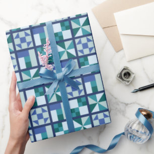 Traditionelle Quiltblock-Kacheln in Blau- und Grün Geschenkpapier