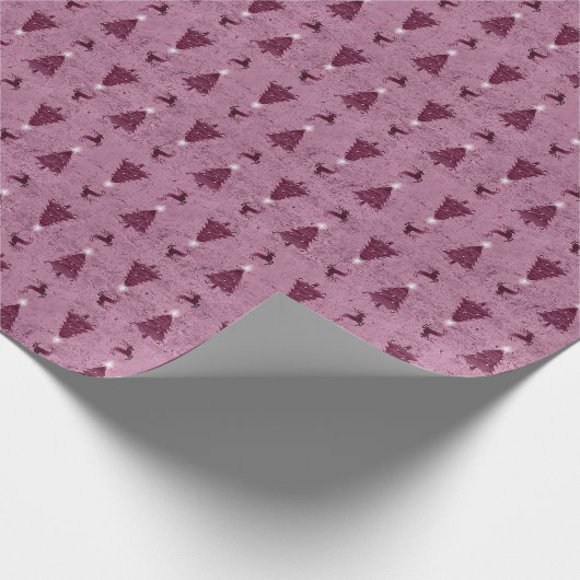 Traditionelle rosa Weihnachtsbaumen und Rentiere Geschenkpapier (Ecke)