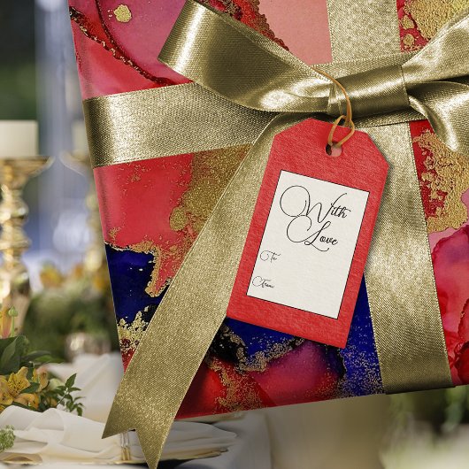 Traditionelle rote Geschenkanhänger mit Liebe