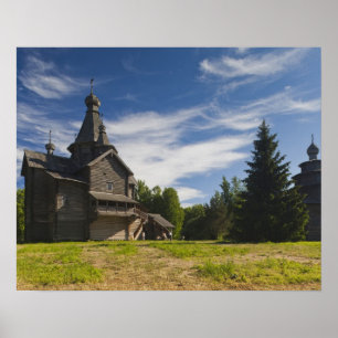 Traditionelle russisch-orthodoxe Kirche aus Holz Poster