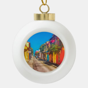 Traditionelle Straße in Cartagena Kolumbien Keramik Kugel-Ornament