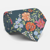 Traditionelle ungarische Blumenmotive Krawatte (Gerollt)