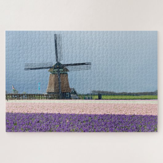 Traditionelle Windmühle mit den rosa und lila Puzzle (Horizontal)