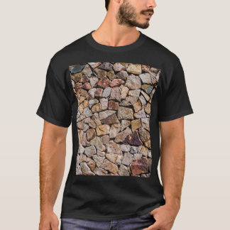 Traditionelle zerbrochene Steinmauerwände T-Shirt