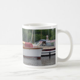 Traditioneller Broads Kreuzer Kaffeetasse