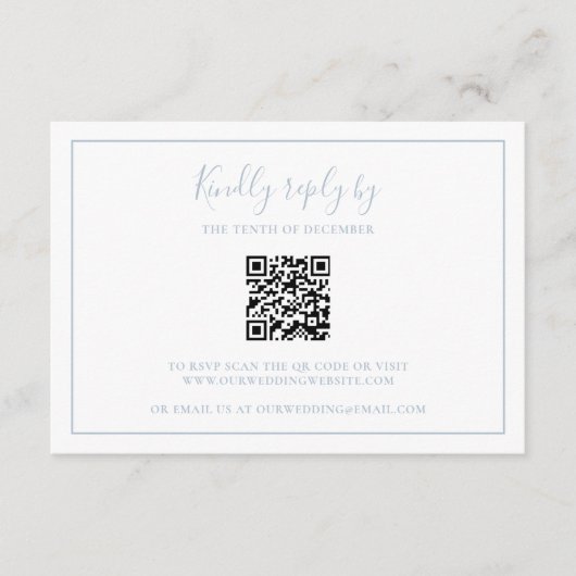 Traditioneller Dusty Blue QR Code Elegante Hochzei RSVP Karte (Vorderseite)