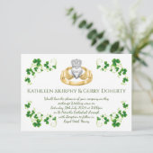 Traditioneller Irischer Claddagh Ring und Kleeblät Einladung (Stehend Vorderseite)