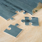 Traditioneller Mann geht über eine Kopfsteinpflast Puzzle (Seite)