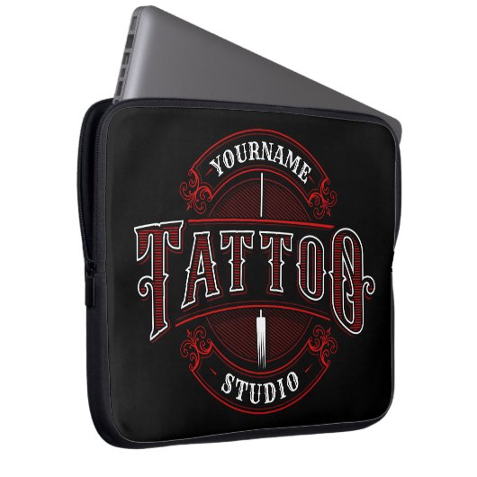 Traditioneller Stil ADD NAME Tattoo Studio Shop Laptopschutzhülle (Vorne Rechts)
