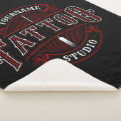 Traditioneller Stil ADD NAME Tattoo Studio Shop Sherpadecke (3/4)