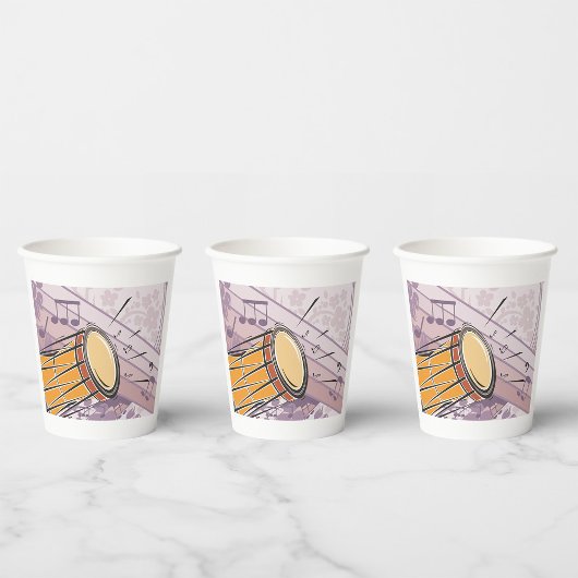 Traditionelles Bongotrommel mit Musiknoten Pappbecher