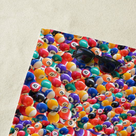 Traditionelles Eightball Colors Beach Handtuch (Beispiel)