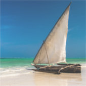 Traditionelles Fischerboot am Strand Aufkleber (Vorderseite)