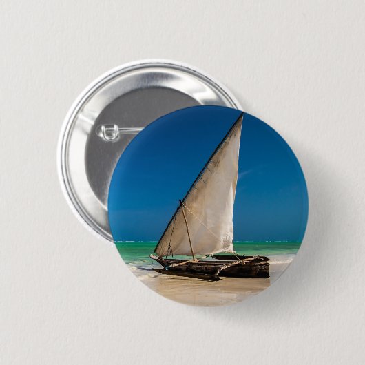 Traditionelles Fischerboot am Strand Button (Vorne & Hinten)