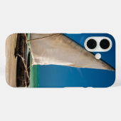 Traditionelles Fischerboot am Strand Case-Mate iPhone Hülle (Rückseite (Horizontal))