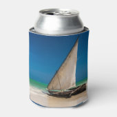 Traditionelles Fischerboot am Strand Dosenkühler (Kanne Vorderseite)