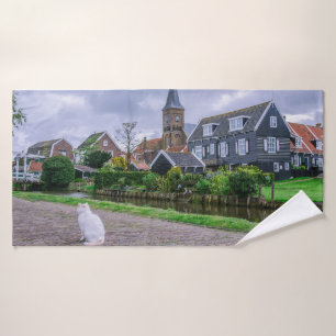 Traditionelles Fischerdorf Marken in den Niederlan Badehandtuch