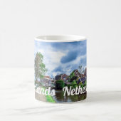Traditionelles Fischerdorf Marken, Niederlande Kaffeetasse (Mittel)