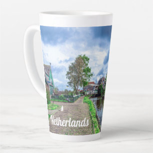 Traditionelles Fischerdorf Marken, Niederlande Milchtasse