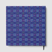 Traditionelles geometrisches Pixelmuster in Tiefbl Gästebuch (Rückseite)