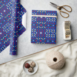 Traditionelles geometrisches Pixelmuster in Tiefbl Geschenkpapier