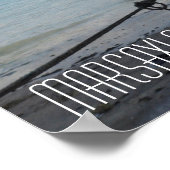 Traditionelles gestreiftes Fischerboot Marsaxlokk Poster (Ecke)