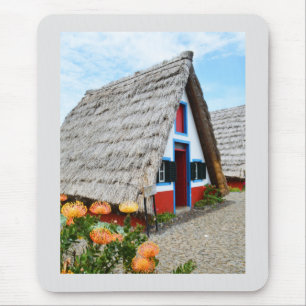 Traditionelles Haus in Santana, Madeira Mousepad