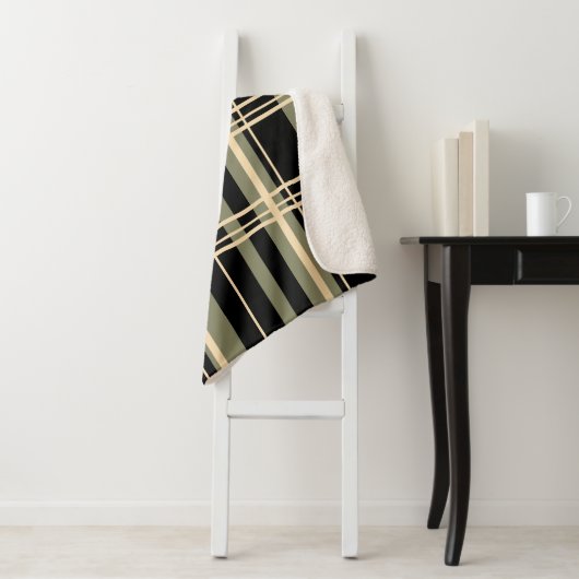 Traditionelles Kariert Schwarz, Buttercreme, Sage Sherpadecke (Beispiel)