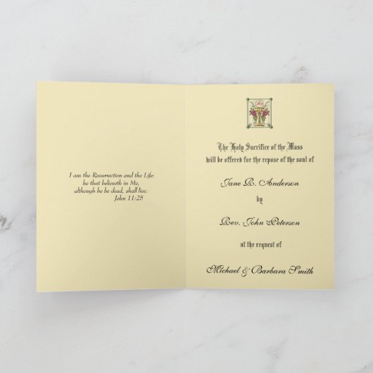 Traditionelles katholisches Beileid, das Kreuz bie Karte (Innenseite)