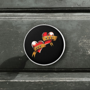 Traditionelles rotes Herz Mama Papa Banner Tattoo- Keramikknauf