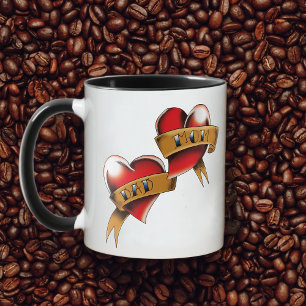 Traditionelles rotes Herz Mama Papa Banner Tattoo- Tasse