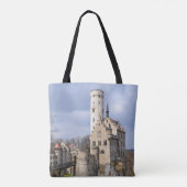 Traditionelles Schloss auf dem Kliff am wolkigen T Tasche (Rückseite)