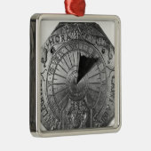 Tragbarer Sundial, von Sierk Schloss 1756 Silbernes Ornament (Rechts)