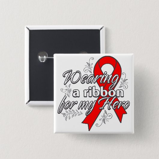 Tragen einer roten Schleife für meinen Helden Button (Vorne & Hinten)