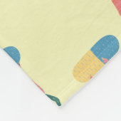 Tragen eines Pillen-Musters Fleecedecke (Ecke)