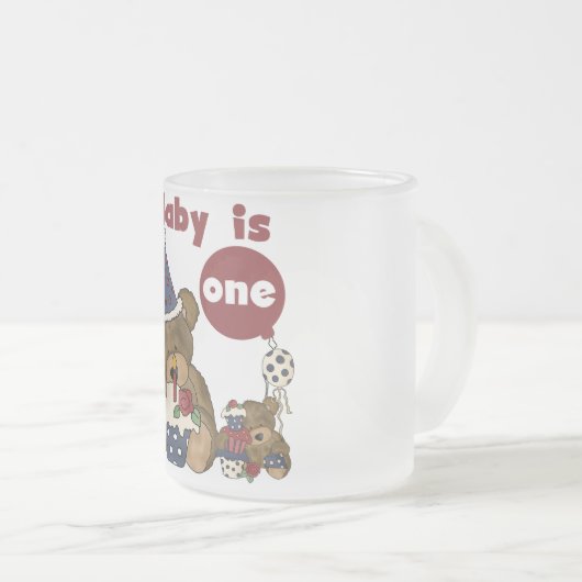 Tragen Sie 1. Bortjdau blaue T-Shirts und Mattglastasse (VorderseiteRechts)