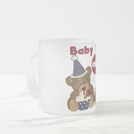 Tragen Sie 1. Bortjdau blaue T-Shirts und Mattglastasse (Vorderseite Links)