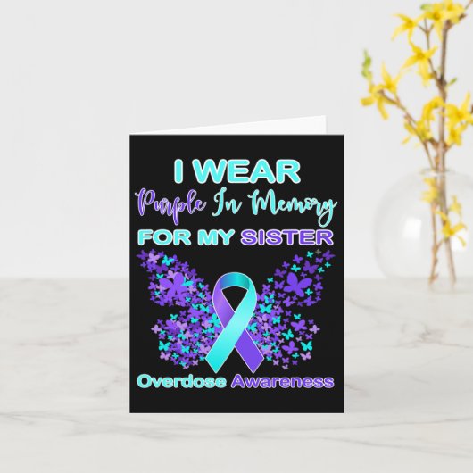 Tragen Sie Lila in Erinnerung für meine Schwester  Karte (Gelbe Blume)