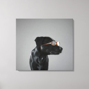 Tragende Gläser des Welpen Leinwanddruck