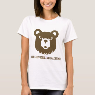 trägt lustiges T-Shirt des gottlosen