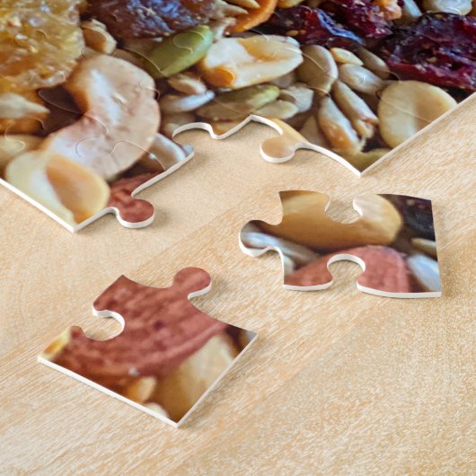 Trail Mix mit Nuts Raisins Bretzels Puzzle (Seite)