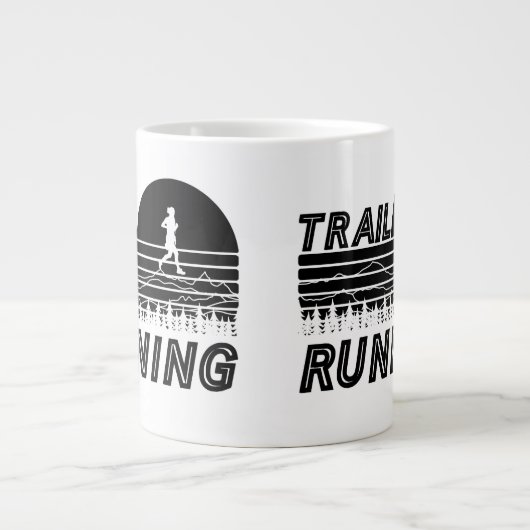 Trail Running im Sonnenuntergang mit Bergen Jumbo-Tasse (Vorderseite)