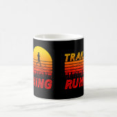 Trail Running orangen Sonnenuntergang mit Bergen Kaffeetasse (Mittel)