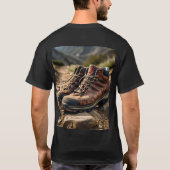 Trailblazer: Wanderstiefel auf dem Rugged Terrain T-Shirt (Rückseite)