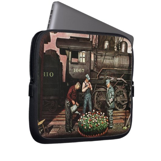 Train Yard Flower Garden von Stevan Dohanos Laptopschutzhülle (Vorne Rechts)