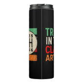 Trained in the Classical Arts Manual Transmission Thermosbecher (Rückseite)