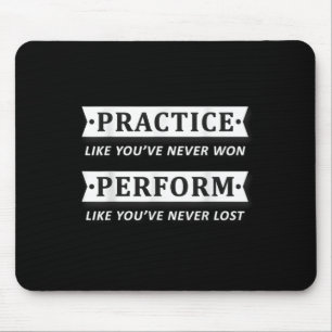 Trainiere wie du noch nie gewonnen hast, tritt mot mousepad