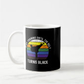 Training behalten, bis der Gürtel schwarze Karate Kaffeetasse (Links)