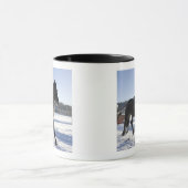 Training der Pferde in einer winterlichen Tasse (Zentrum)