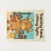 Training Hard, Lifting Light - Funny Bullio Gym Ta Wandteppich (Vorderseite (Horizontal))